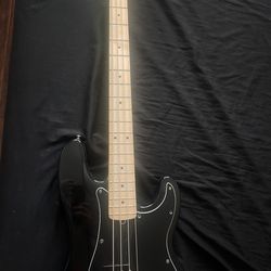 Squier Precision Bass