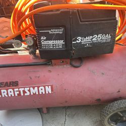 Air Compressor Craftsman 25 Gallons 3 1/2 HP, Husado Pero Trabaja Bien Y Manguera Grande 