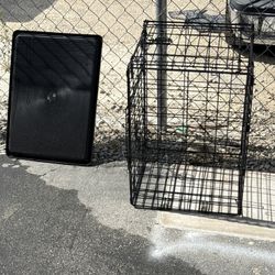 Dog crate Small Size Lightly Used