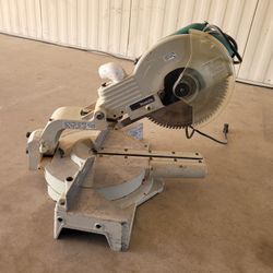 Makita  Compound Sliding Miter Saw