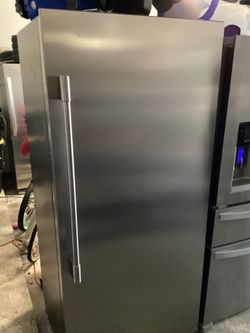 NEW REFRIGERATOR FRIGIDAIRE 