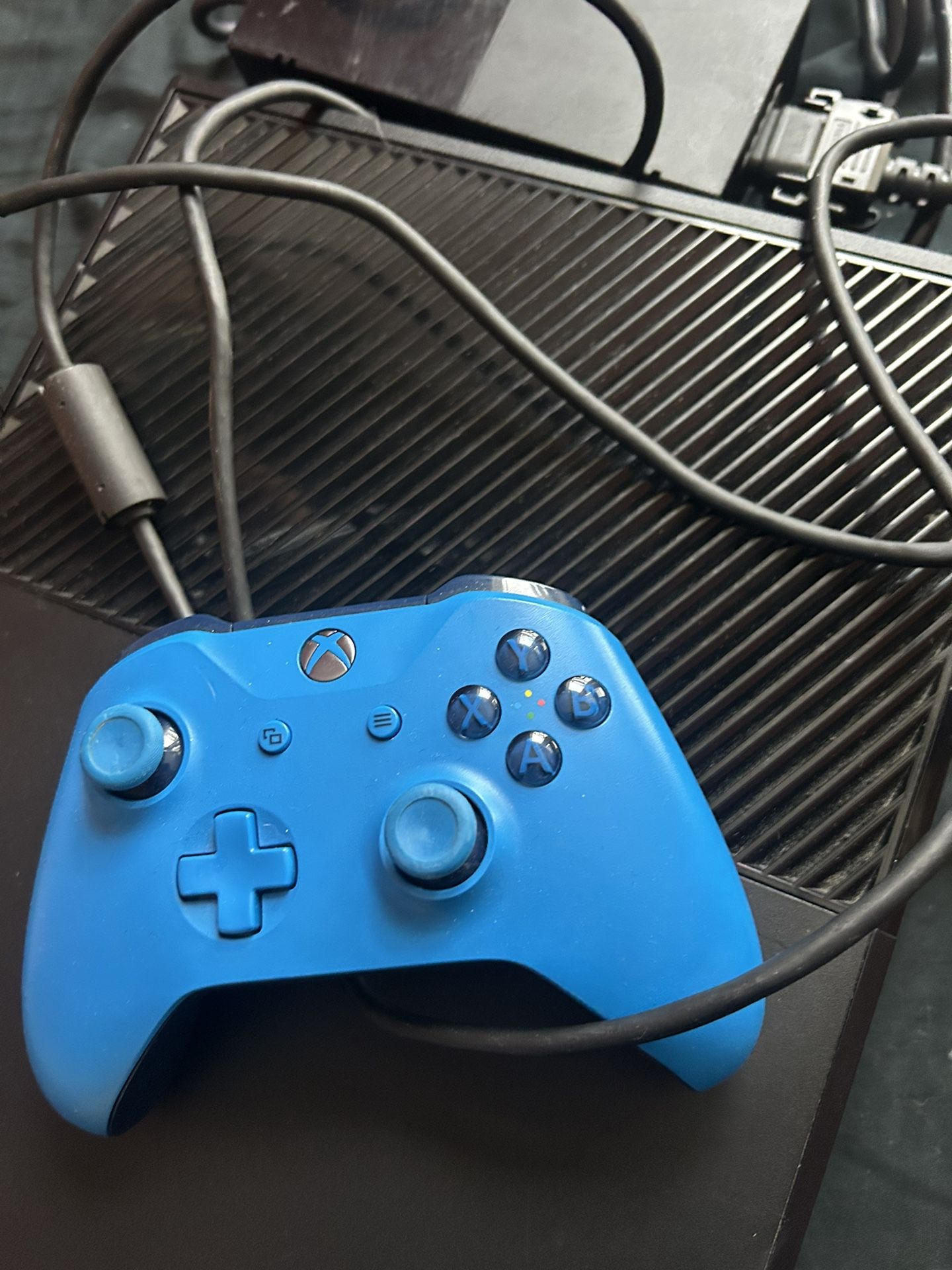 XBOX ONE 500gb