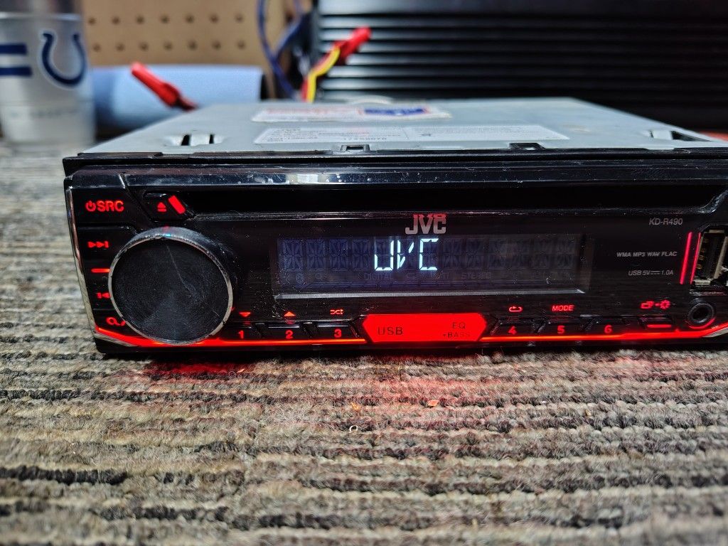 JVC KD R490CD receiver USB & Auxiliary