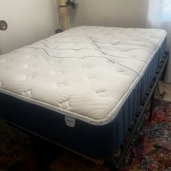 Free Full Size Bed With Metal Foundation 
