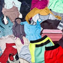 $ 1 Woman’s clothes