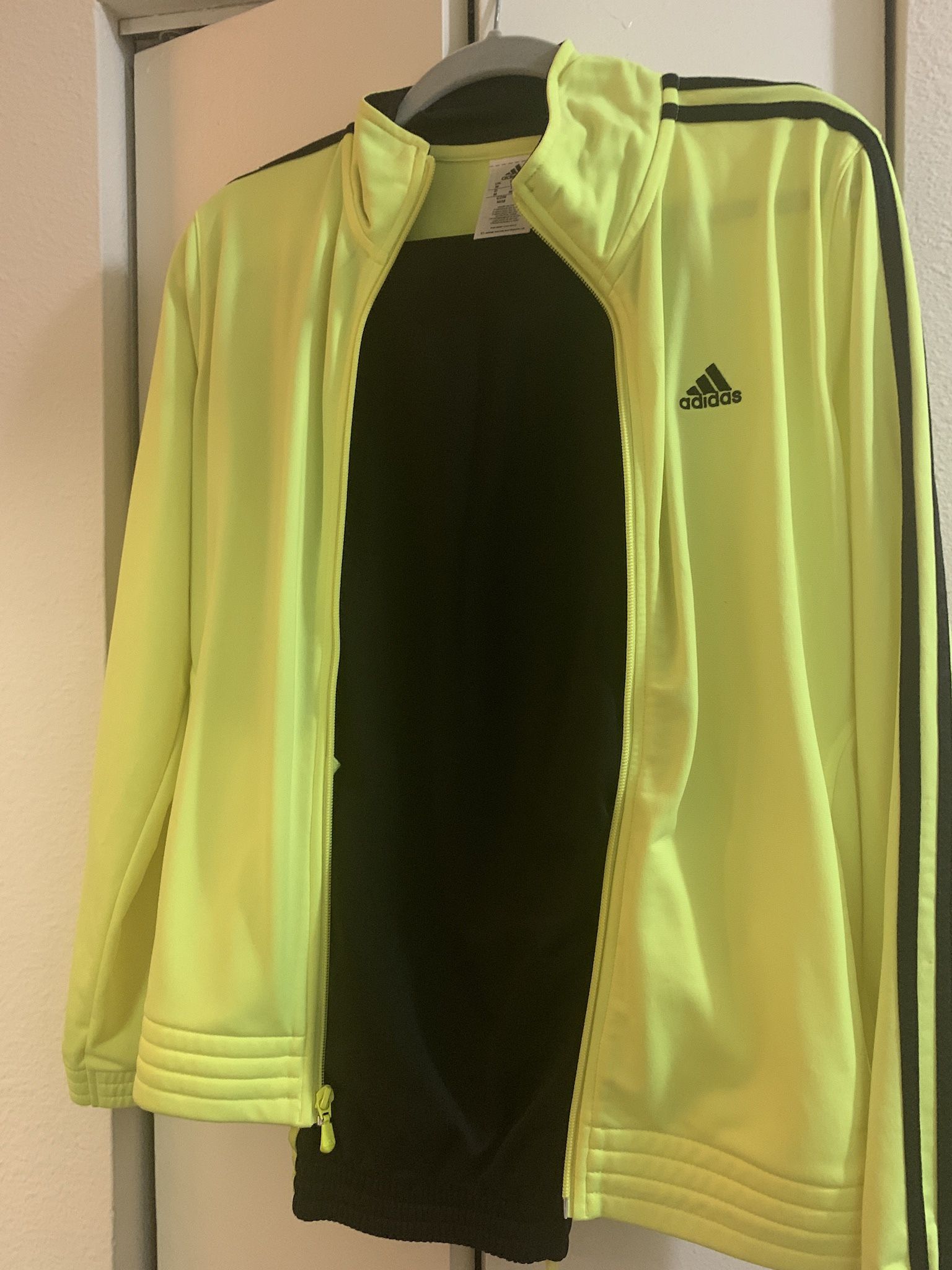 Adidas Women 2pc Yellow/Black Sweatsuit Med 6/7