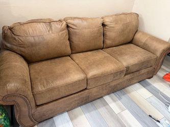 Queen/full pull out sofa