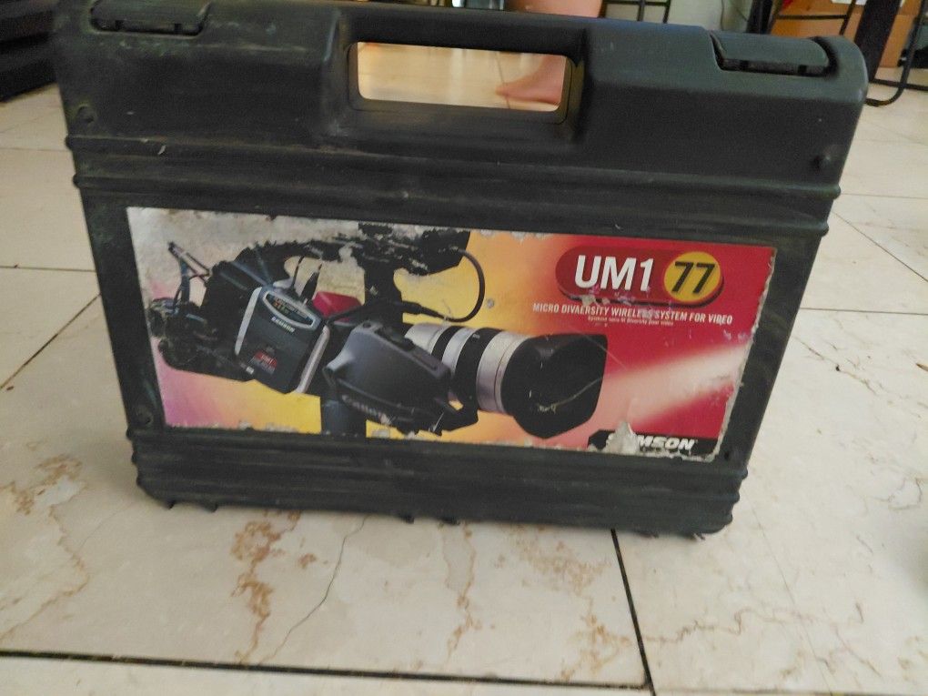 Video  Camara  Professional  Mic Samson UM1/77 Wireless Handheld System (Channel N6)