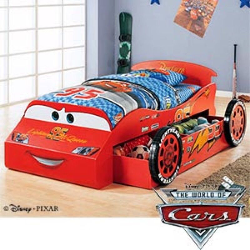 Costco Disney Lightning McQueen wood twin trundle bed