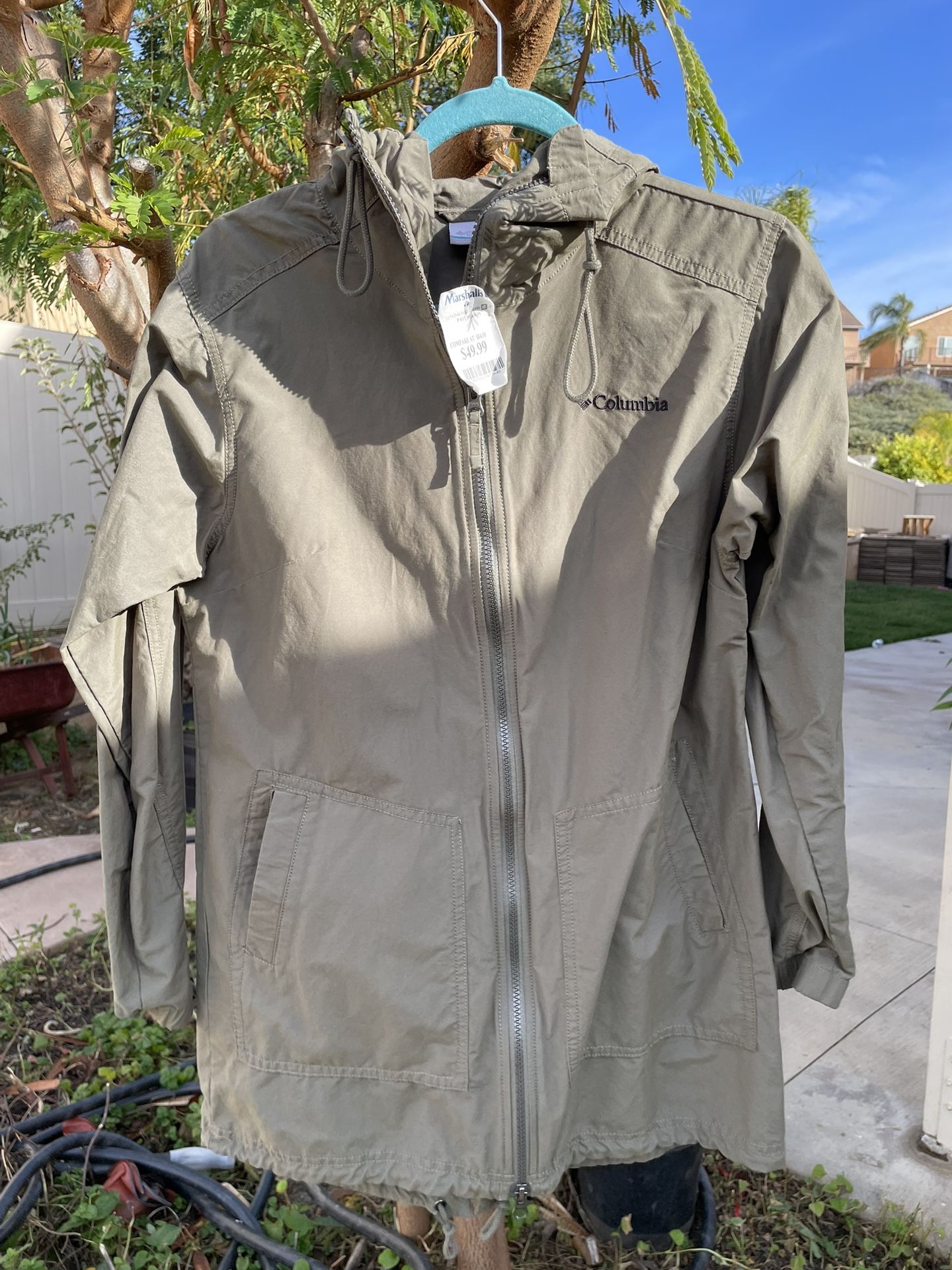 NEW WITH TAGS: Columbia Women’s Parka - Green - XS