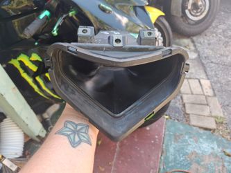 2006 Kawasaki ZX-10 Ram Air Duct Front Air Scoop Center Duct ZX10