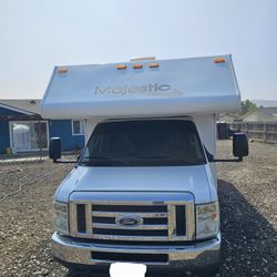 2012 Ford E350 Majestic Motorhome