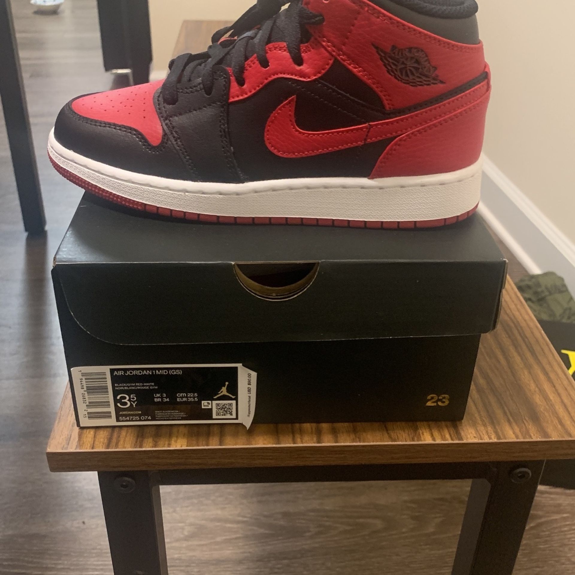Air Jordan Mid GS “Banned” Size Brand New!