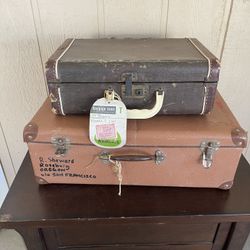 Fun Old Vintage Antique Suitcases Trunks 