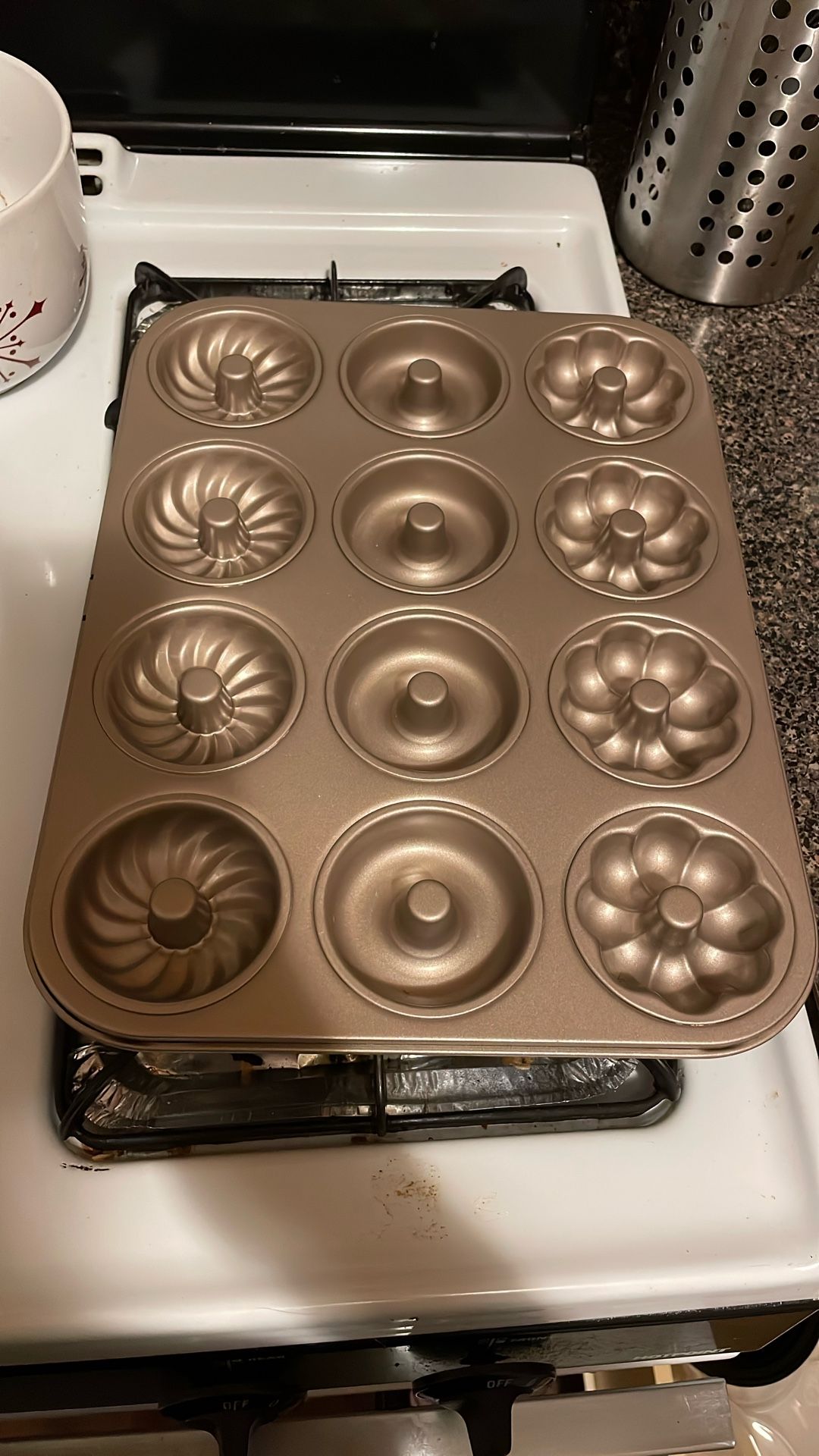 Decorative Donut Baking Tray