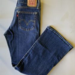 Women’s Levi’s Jeans Size 7 Short $15