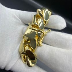 Bracelet 24MM Cuban Link 14k Gold Plated Doesn't Loses Color 