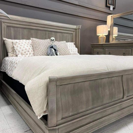 Lexorne Gray Bedroom Set Queen or King Beds Dressers Nightstands Mirrors Chests Options With İnterest Free Payment Options 