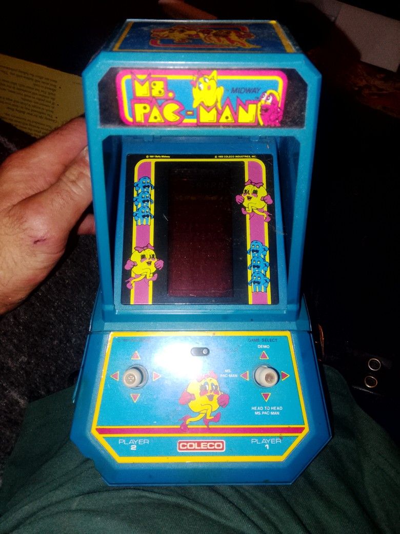 1981- COLECO -"Ms.Pac-Man Mini Arcade Game"