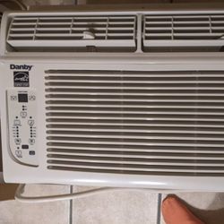 Danby AC Unit - Like New