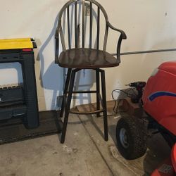 Tall Chair. Counter Height 