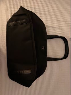Lulu Lemon Large Duffle Bag