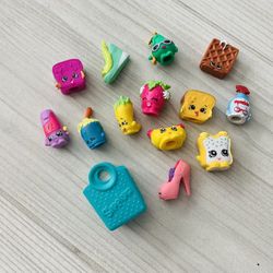 Shopkins Set of 13 + Bag