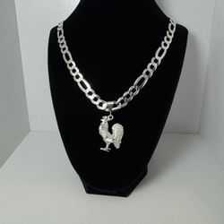 Cadena fígaro con dije de gallo plata 925 