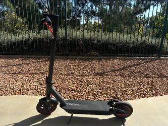 MAXSHOT Electric Scooter – 500W, 14.5Ah Battery