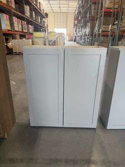 Shaker cabinet clearance