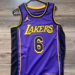 Lebron James Jersey 