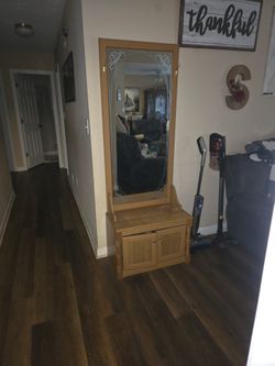 Hall tree