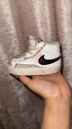 Nike Pink And Black 