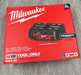 Milwaukee M18 Bluetooth Radio + Charger