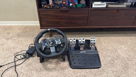Logitech G920 Sim Racing Steering Wheel And Pedals XBOX & PC.
