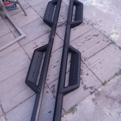 2022 Nissan Frontier Steps  OEM Off-Road Style Steps 