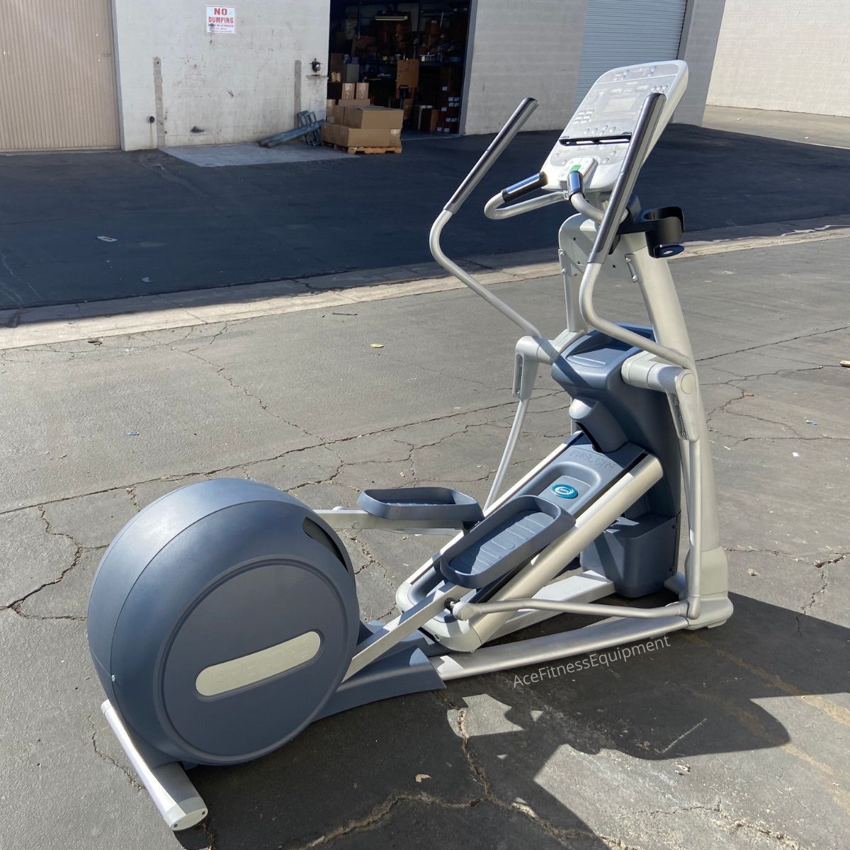 Precor EFX 576i Elliptical Crosstrainer Moving Arms