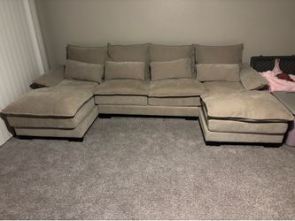 Large U-Shaped Sectional Sofa with Double Chaise