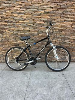 Giant “ Sedona “ 21 Speed Full Suspension Hybrid Bike