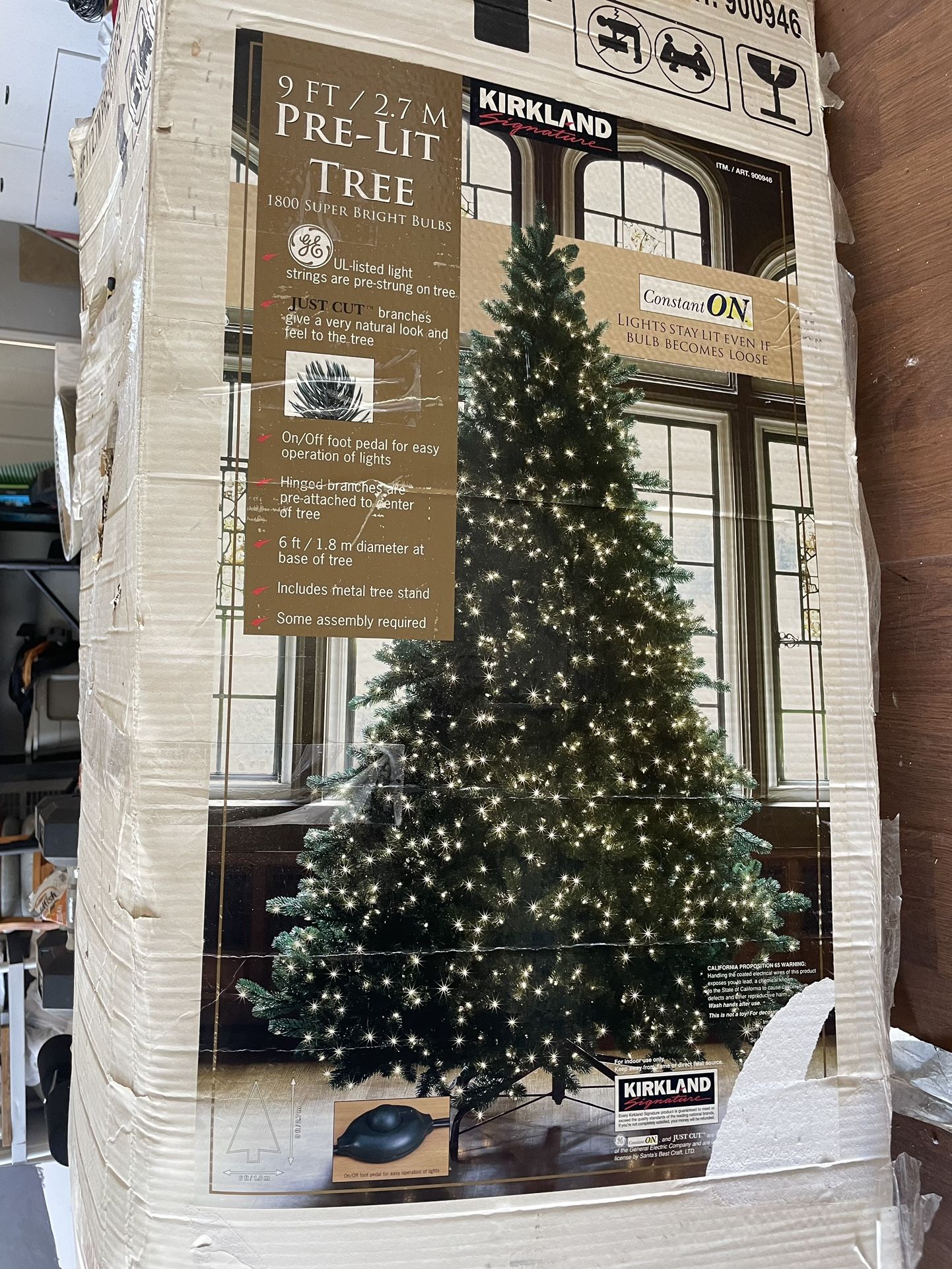 Kirkland Christmas Tree 9ft Pre-lit