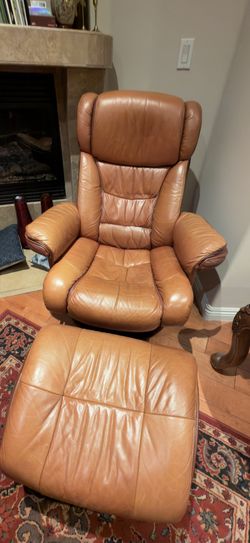 Luxury Cognac Tan Leather Recliner Chair with Matching Ottoman – Good Condition