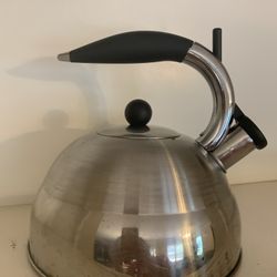 Stainless Steel Whistling Tea Kettle with Cool-Touch Handle – Great Condition!
