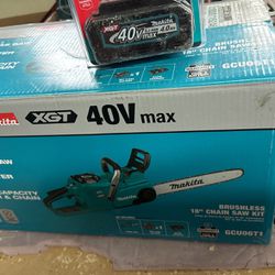 Makita 40 V Chainsaw With Extra Battery