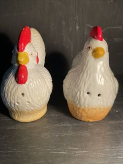 Vintage Farm House Rooster & Hen 