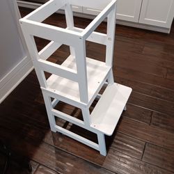 High Chair. Helping Chair. Toddler. Hobby Stand
