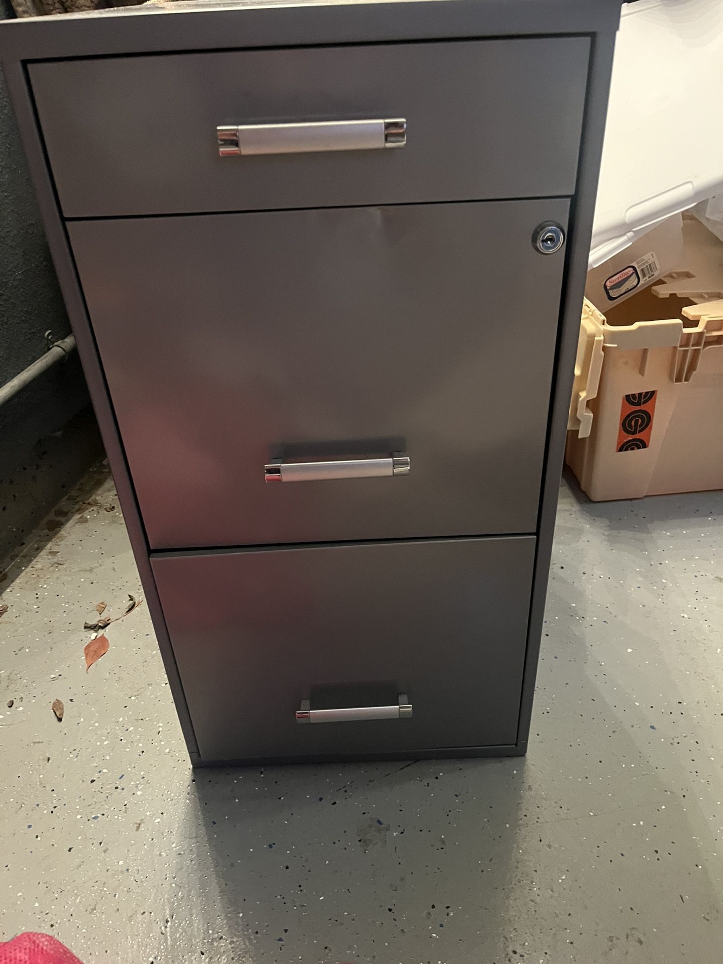 Metal Filing cabinet