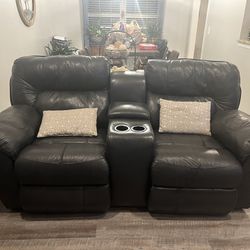 Power reclining loveseat with Console