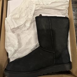 Women’s UGG Size 9