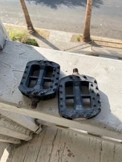Pedals 1/2