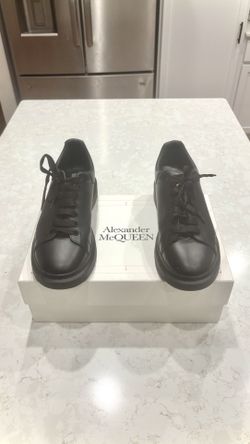 Alexander McQueen Sneakers 44 — Like New — FAST Sell